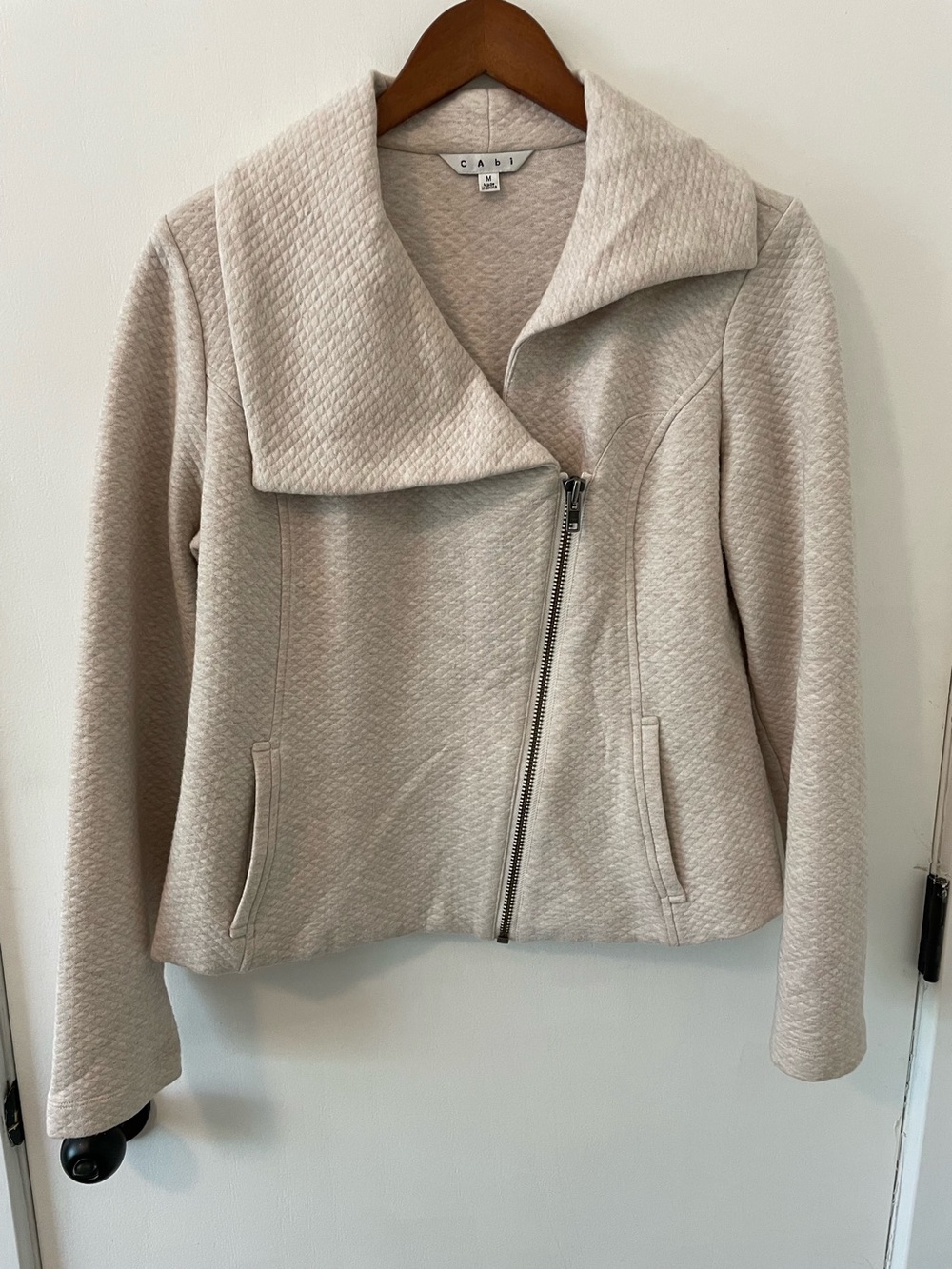 CAbi 913 Ryder Moto Biker Blazer Jacket Quilted Knit Oatmeal Women's Medium